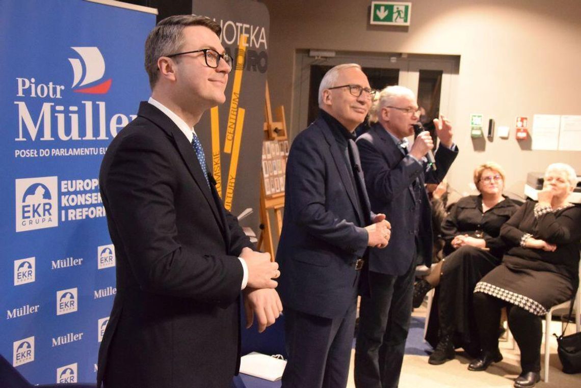 O długu państwa, imigracji z Kazimierzem Smolińskim i Piotrem Müllerem w Bibliotece Kwadro w Sztumie