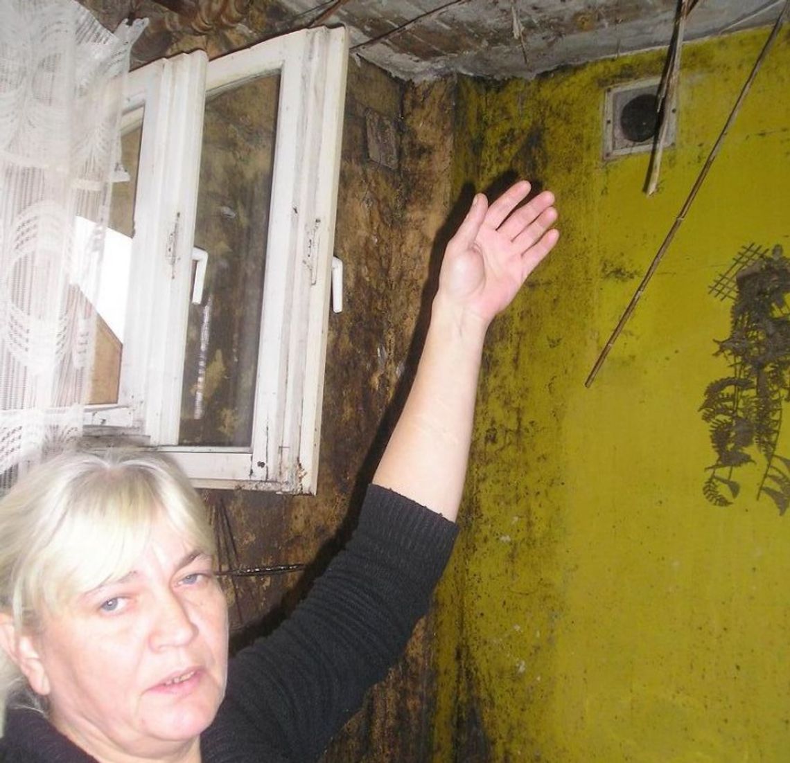 O krok od nieszczęścia - tragedia rodziny, która nie może doprosić się o godne warunki mieszkalne O krok od nieszczęścia - tragedia rodziny, która nie może doprosić się o godne warunki mieszkalne