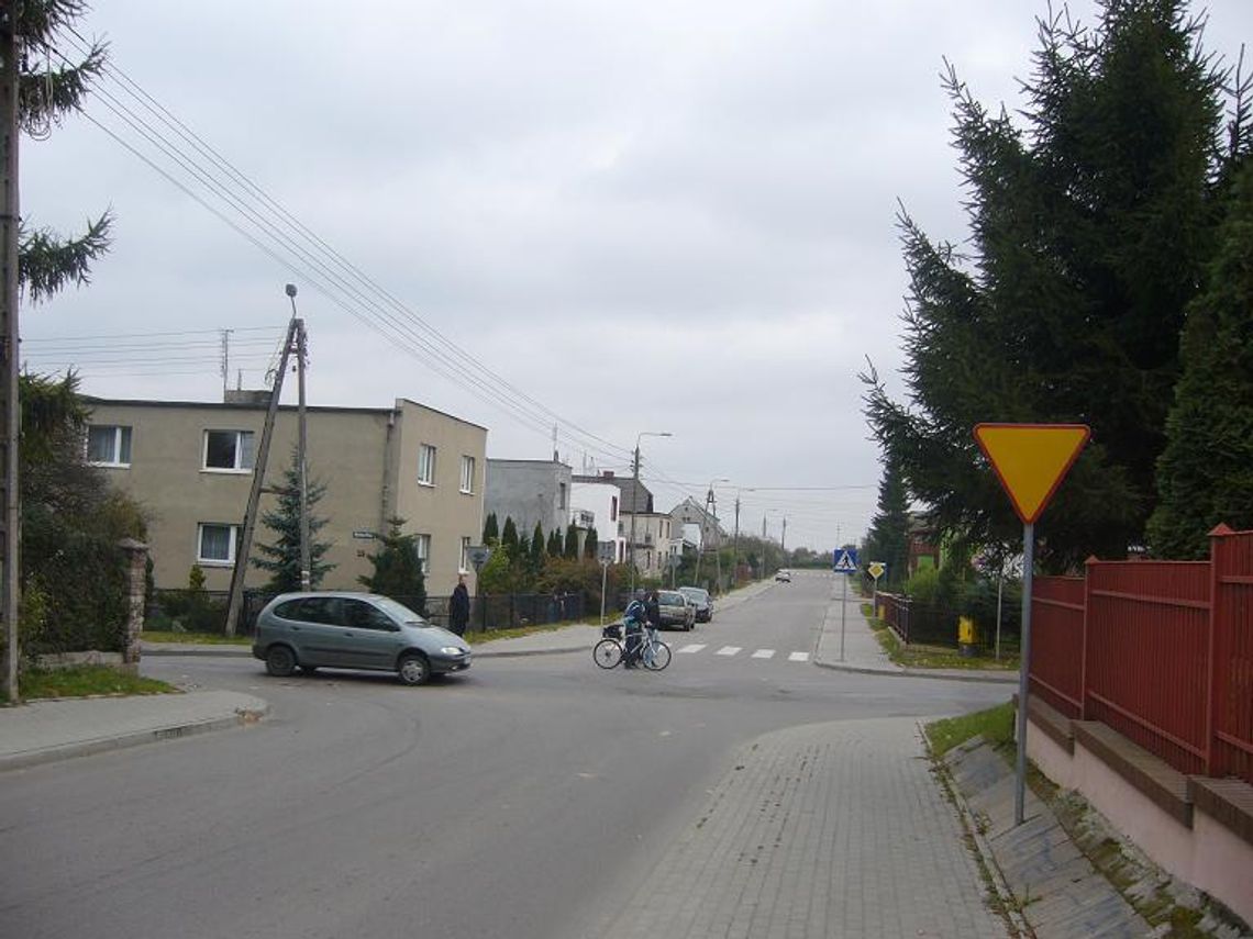 O krok od tragedii - niebezpieczeństwa czyhają na miejscowych drogach O krok od tragedii - niebezpieczeństwa czyhają na miejscowych drogach