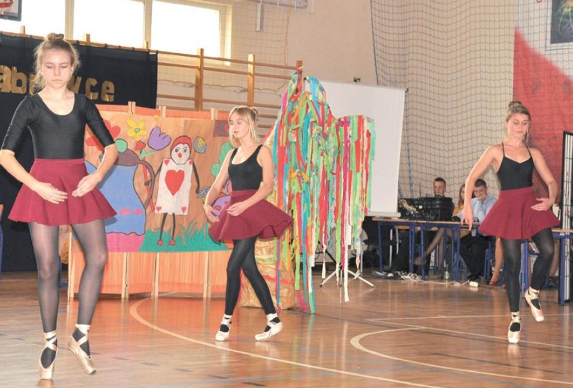 Obchody 50-lecia istnienia Gimnazjum w Dąbrówce Obchody 50-lecia istnienia Gimnazjum w Dąbrówce