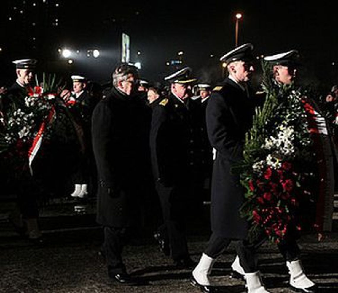 Obchody Grudnia '70. Prezydent Komorowski wygwizdany Obchody Grudnia '70. Prezydent Komorowski wygwizdany