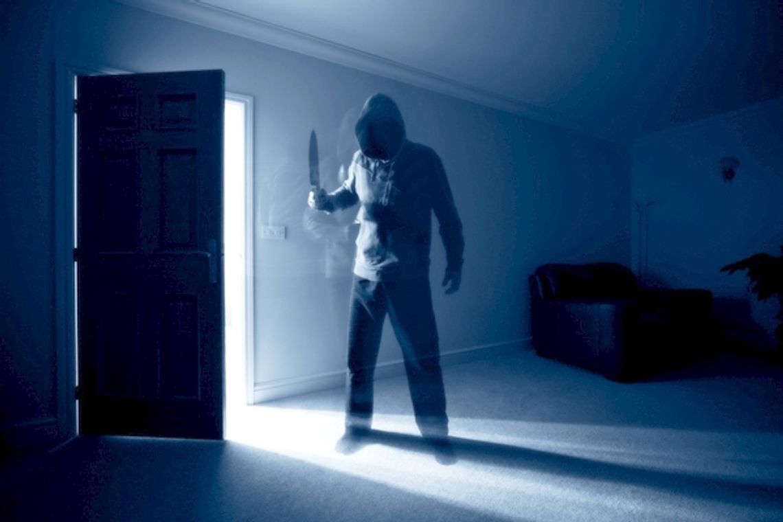 Obezwładniają gazem i kradną?! Czytelnicy alarmują: napadają w biały dzień! Policja: Takich zdarzeń nie odnotowano