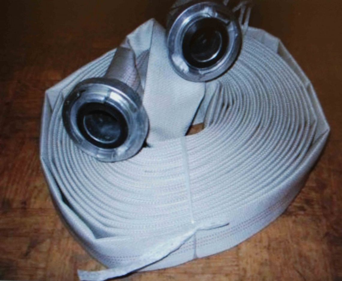 Ochoczo chcieli zostać strażakami - wężykiem...