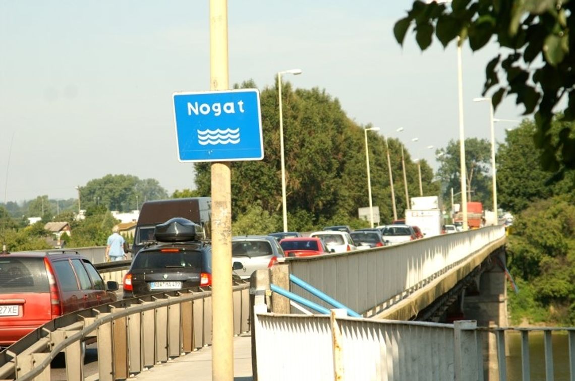 Od drugiej nitki mostu dzielą nas tylko... pieniądze Od drugiej nitki mostu dzielą nas tylko... pieniądze