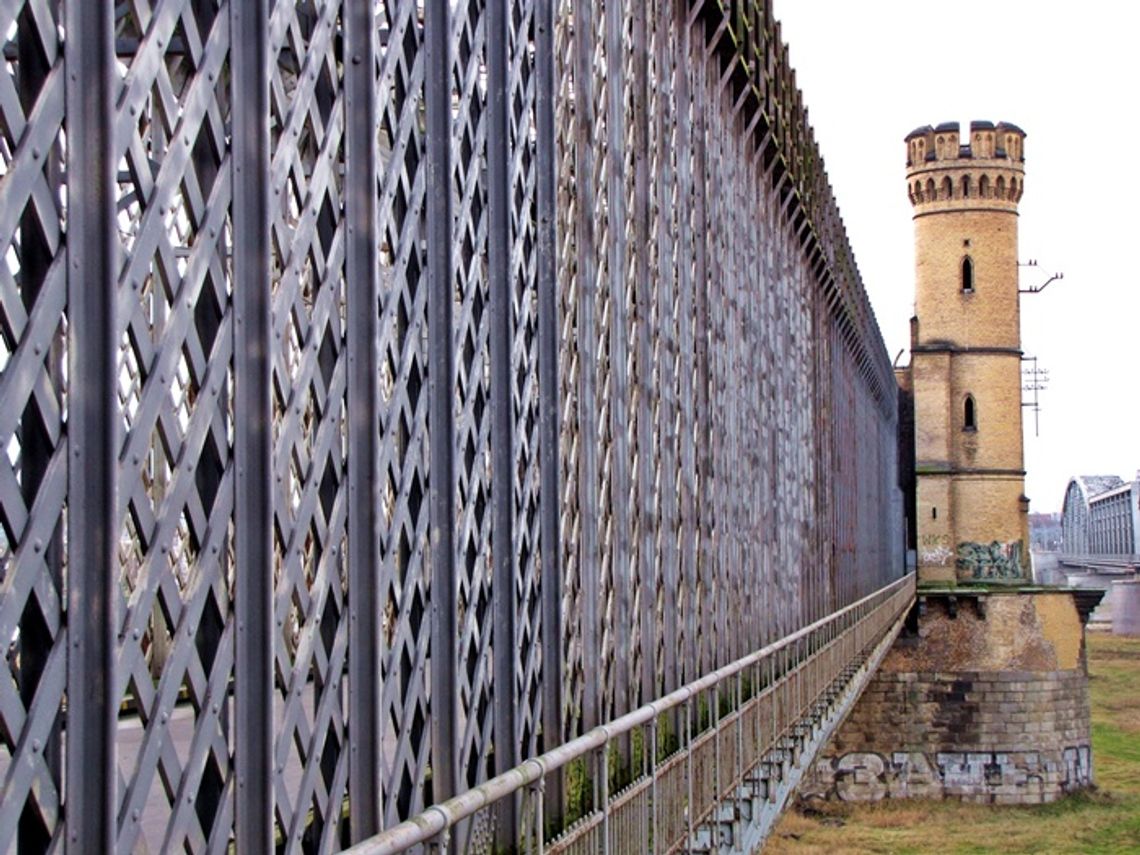 Odbudowa mostu z szacunkiem dla historii i… portfela