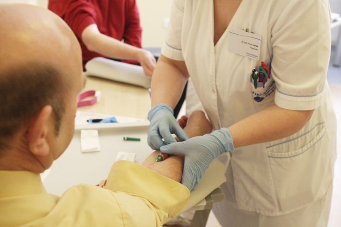 Oddaj krew – pomóż uratować ludzkie życie Oddaj krew – pomóż uratować ludzkie życie