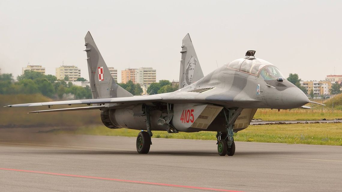 Odrzutowiec lata z generałem Skalskim Odrzutowiec lata z generałem Skalskim