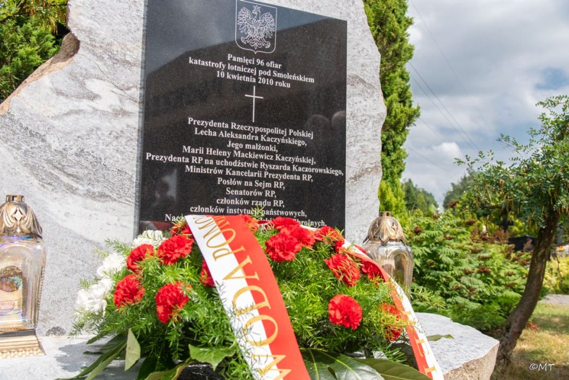 Odsłonięcie pomnika Ofiar Tragedii Smoleńskiej w Człuchowie 