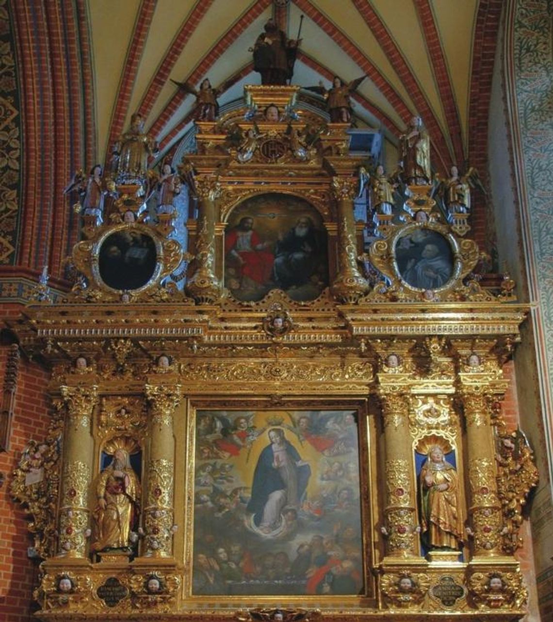 Ołtarz Maryjny odzyskał blask