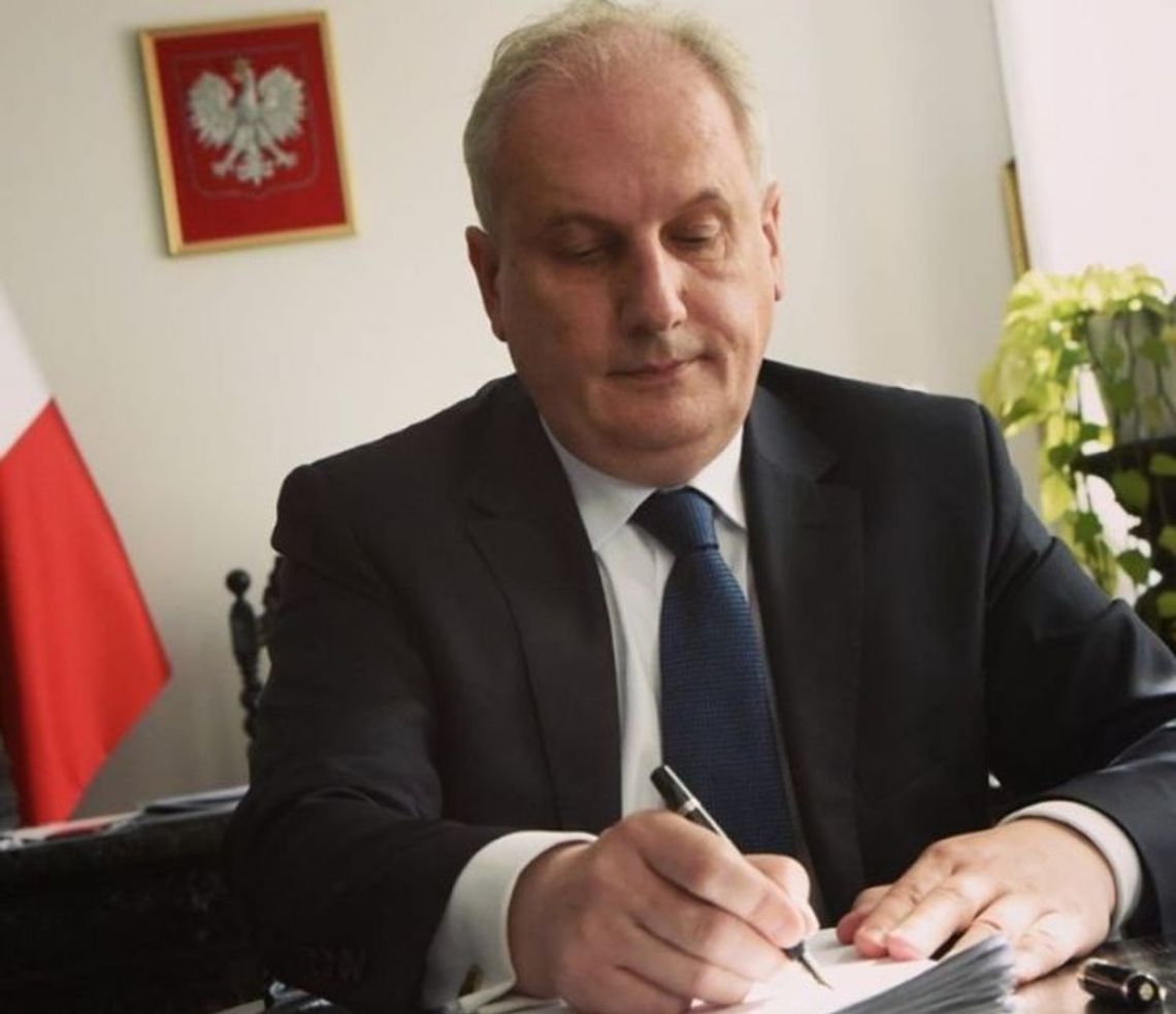 Opieka wytchnieniowa. Wojewoda podpisał umowy Opieka wytchnieniowa. Wojewoda podpisał umowy