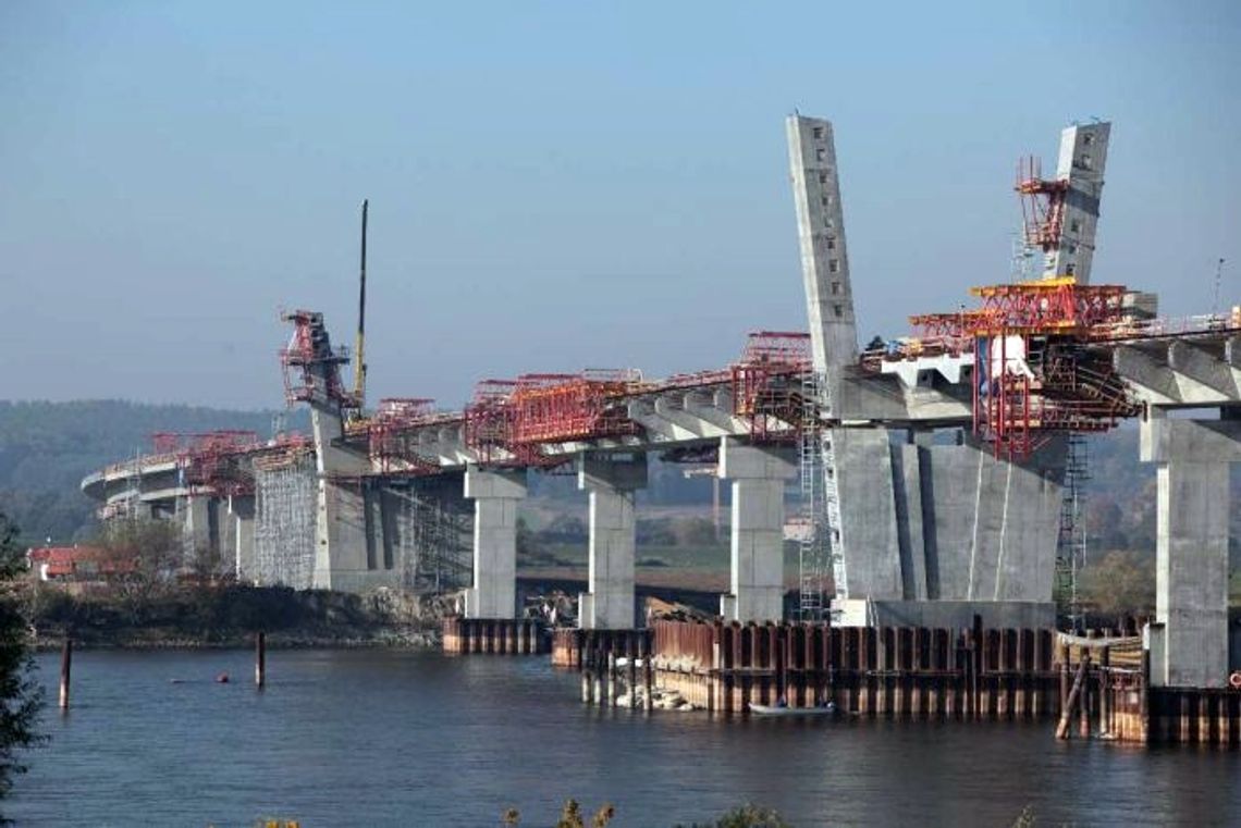 Opóźnienie w budowie - most na Wiśle będzie gotowy w połowie przyszłego roku
