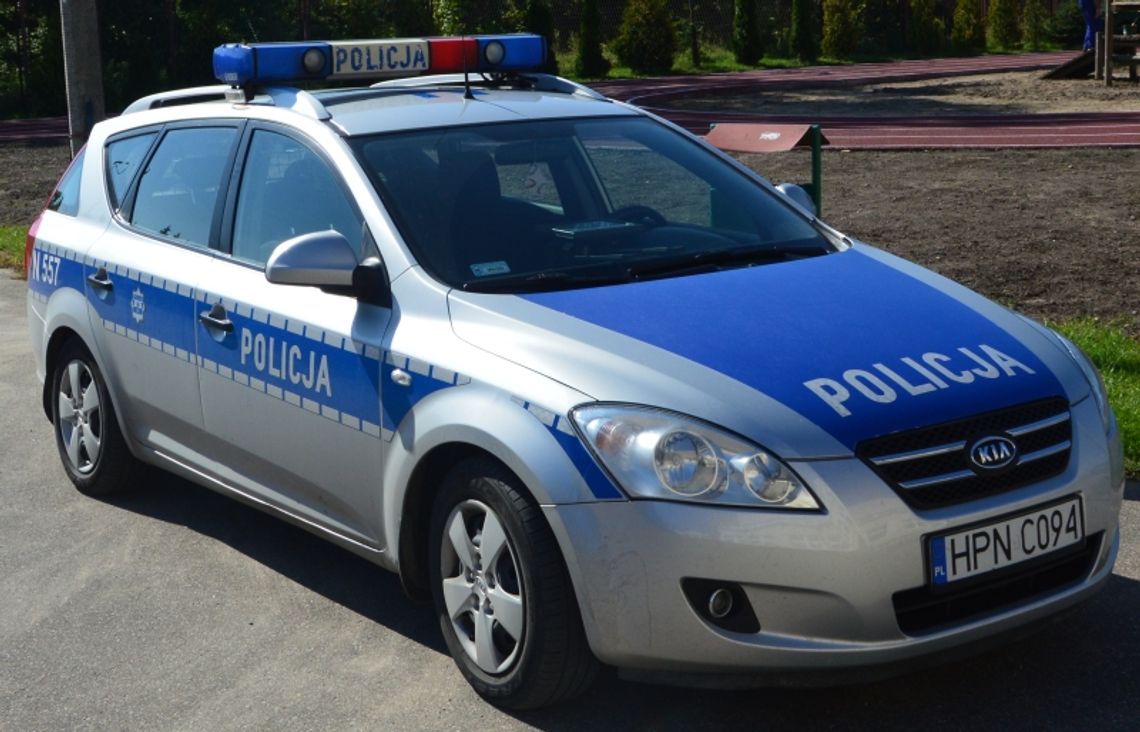 Osobówką jak autobusem. Straciła prawo jazdy za przekroczoną liczbę pasażerów Osobówką jak autobusem. Straciła prawo jazdy za przekroczoną liczbę pasażerów