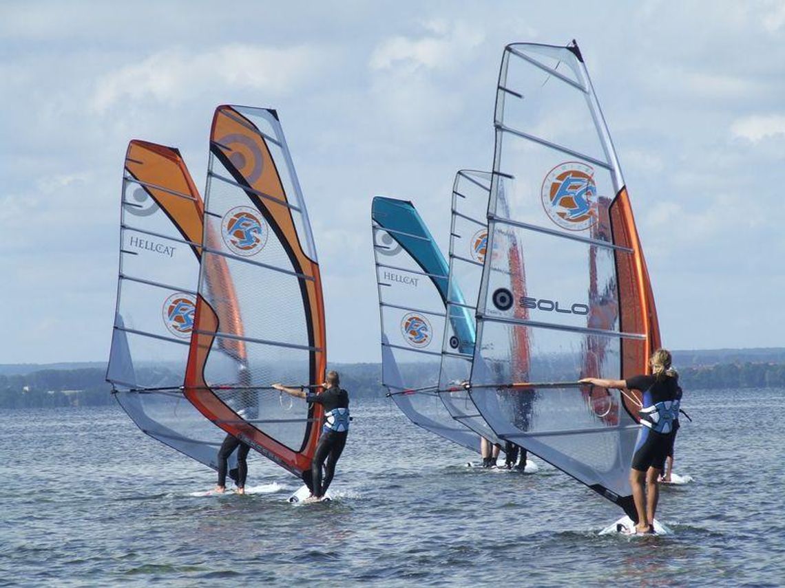 Ostatnie dni wakacji - darmowe warsztaty windsurfingu