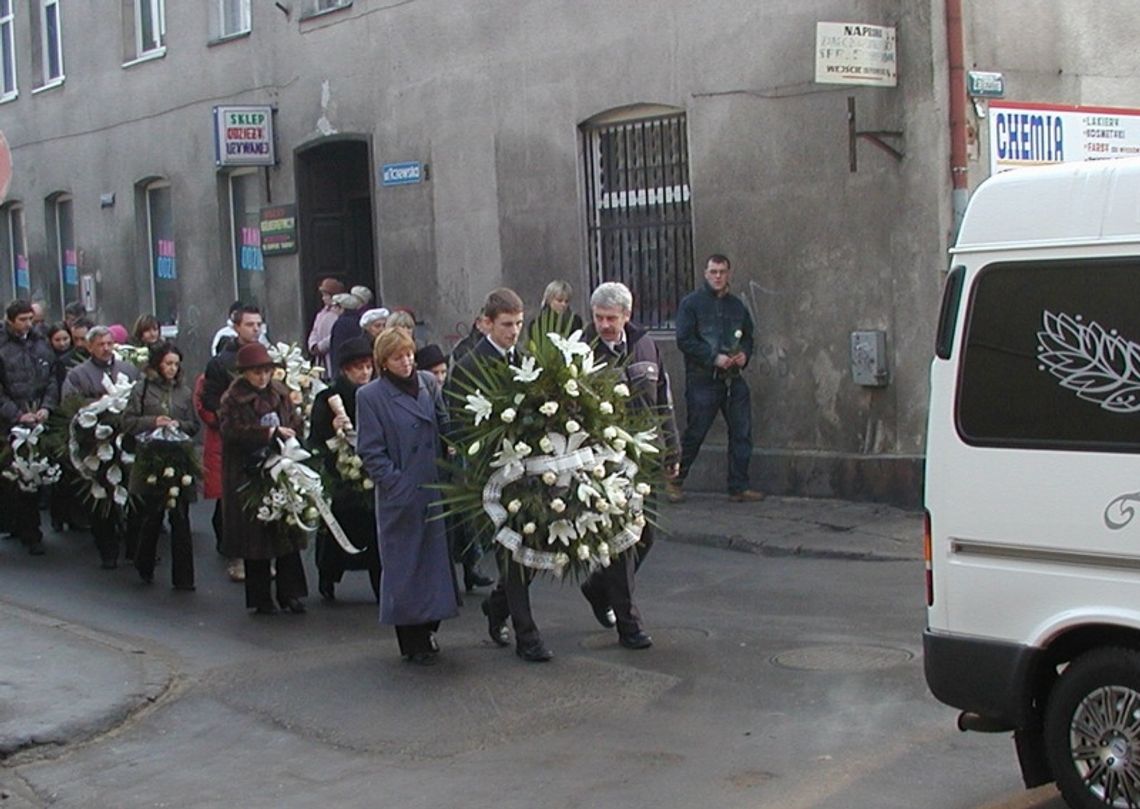 Ostatnie pożegnanie „anioła” – z światełkiem „Orkiestry” do prawdziwego Nieba