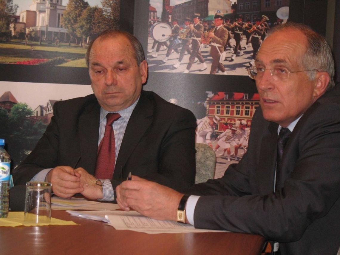 Ostra walka o prezydencki fotel rozpoczęta. Powrót roku na starogardzkiej scenie politycznej Ostra walka o prezydencki fotel rozpoczęta. Powrót roku na starogardzkiej scenie politycznej