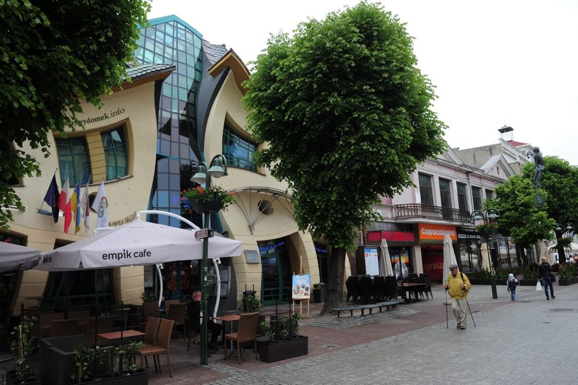 Ostra walka z nielegalnymi reklamami w Sopocie Ostra walka z nielegalnymi reklamami w Sopocie