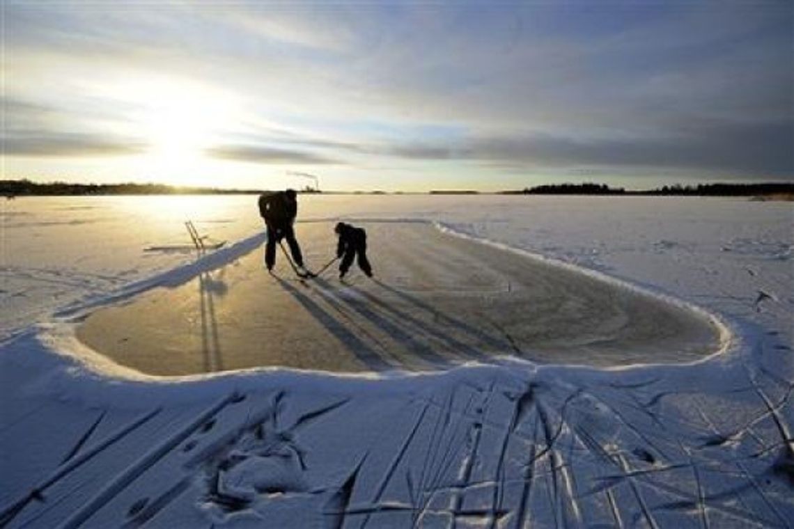 Ostrzegamy przed wchodzeniem na lód