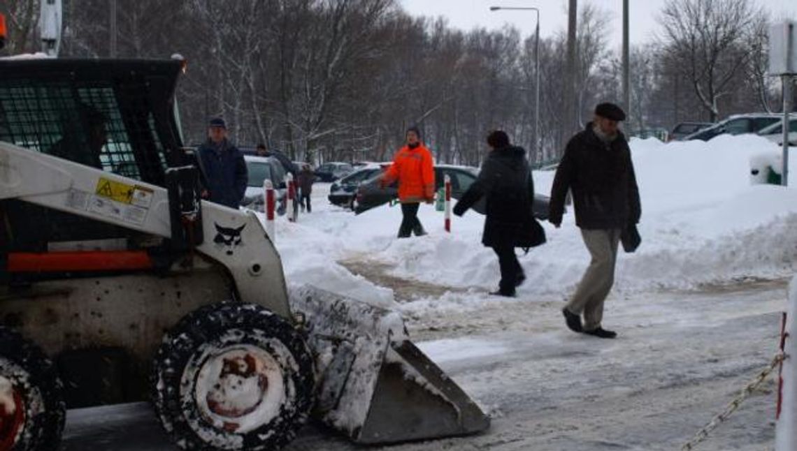 Oszczędności nie będzie - małe opady śniegu nie idą w parze z oszczędnościami z tytułu zimowego utrzymania dróg Oszczędności nie będzie - małe opady śniegu nie idą w parze z oszczędnościami z tytułu zimowego utrzymania dróg