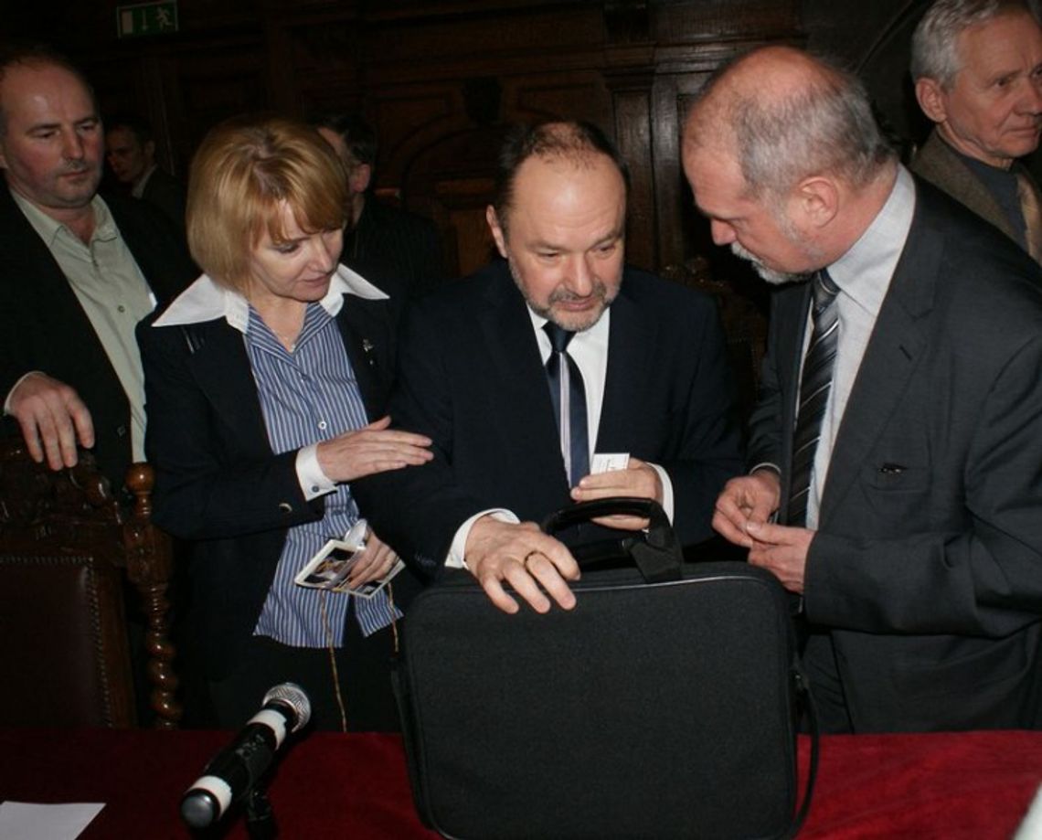 PAMIĘĆ I ZOBOWIĄZANIE Macieja Łopińskiego. Powstaje Stowarzyszenie im. Lecha Kaczyńskiego PAMIĘĆ I ZOBOWIĄZANIE Macieja Łopińskiego. Powstaje Stowarzyszenie im. Lecha Kaczyńskiego