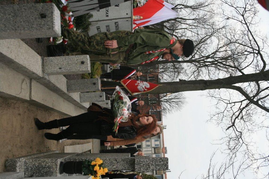 Pamięci ofiar sowieckiego mordu na polskich jeńcach Pamięci ofiar sowieckiego mordu na polskich jeńcach