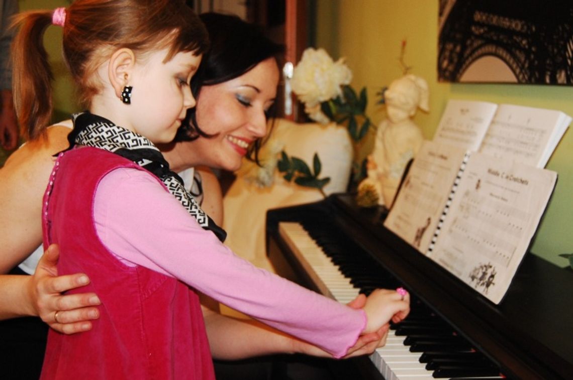 „Pani Pianinko” i lekcje dla 5-latków „Pani Pianinko” i lekcje dla 5-latków