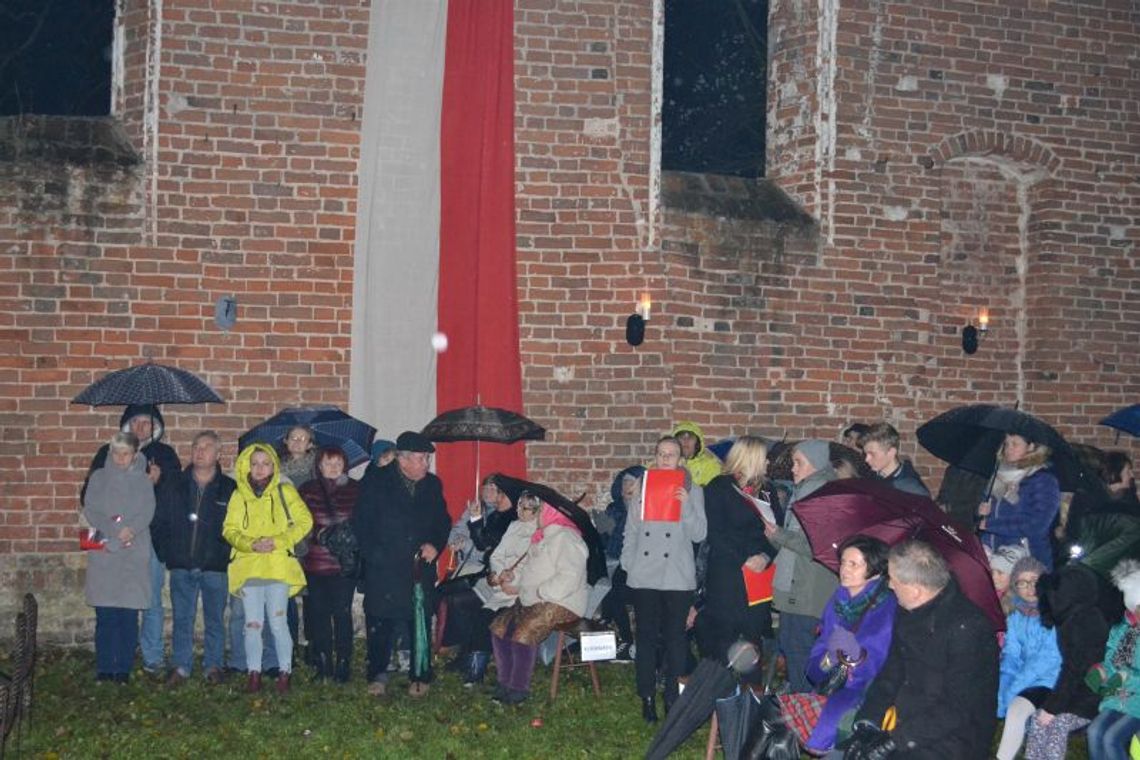 Patriotyczny koncert w ruinach