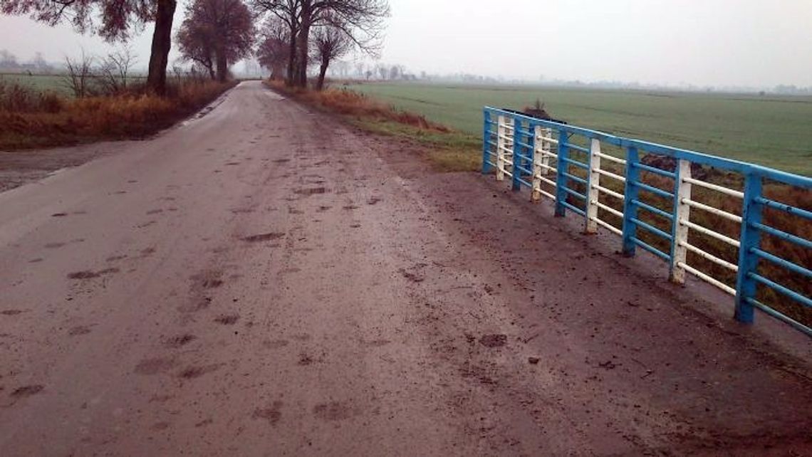 Patrole policji podczas wywozu buraków z pól Patrole policji podczas wywozu buraków z pól