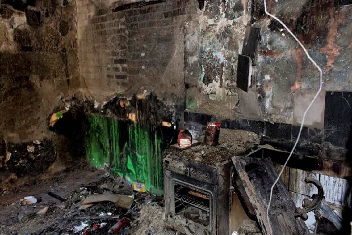 Patrzyli jak płonie dorobek ich życia. Patrzyli jak płonie dorobek ich życia.