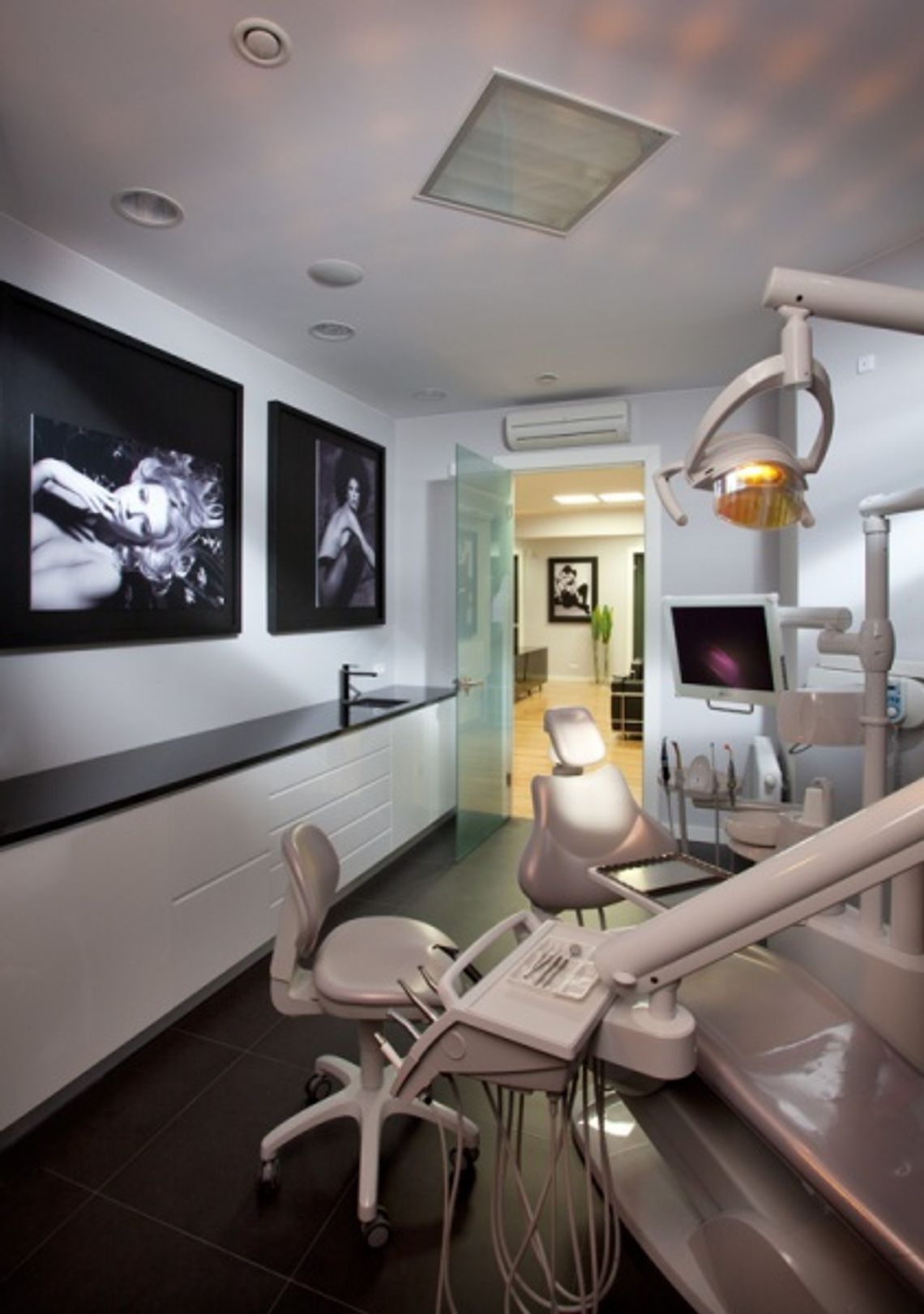 Piękny uśmiech - bez bólu, z artystyczny doznaniem Piękny uśmiech - bez bólu, z artystyczny doznaniem