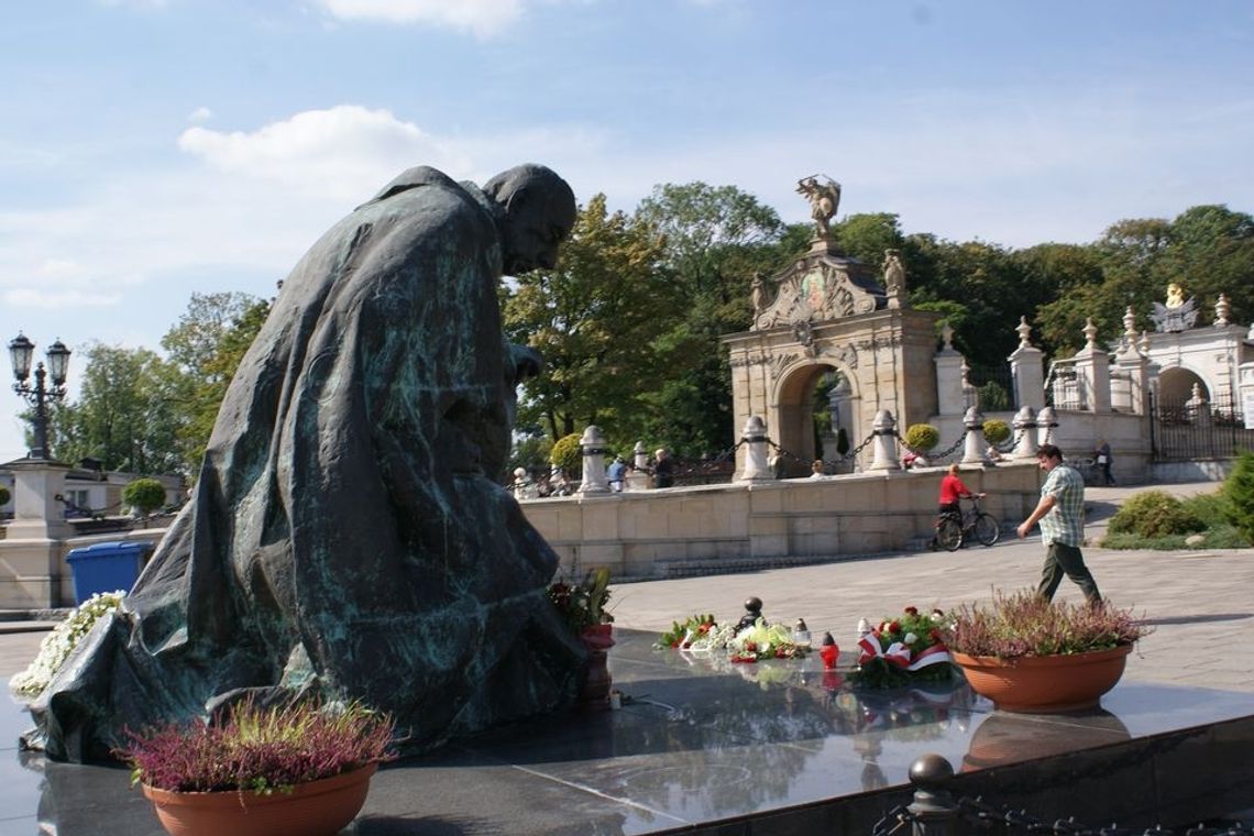 Pielgrzymka dziennikarzy na Jasną Górę. "Kto idzie ze Mną, nie będzie chodził w ciemności"