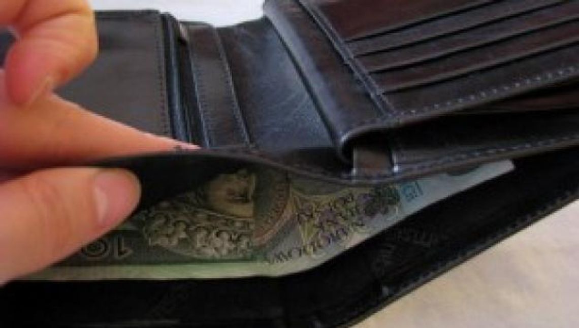 Pieniądze leżały na ulicy - policja szuka właściciela Pieniądze leżały na ulicy - policja szuka właściciela