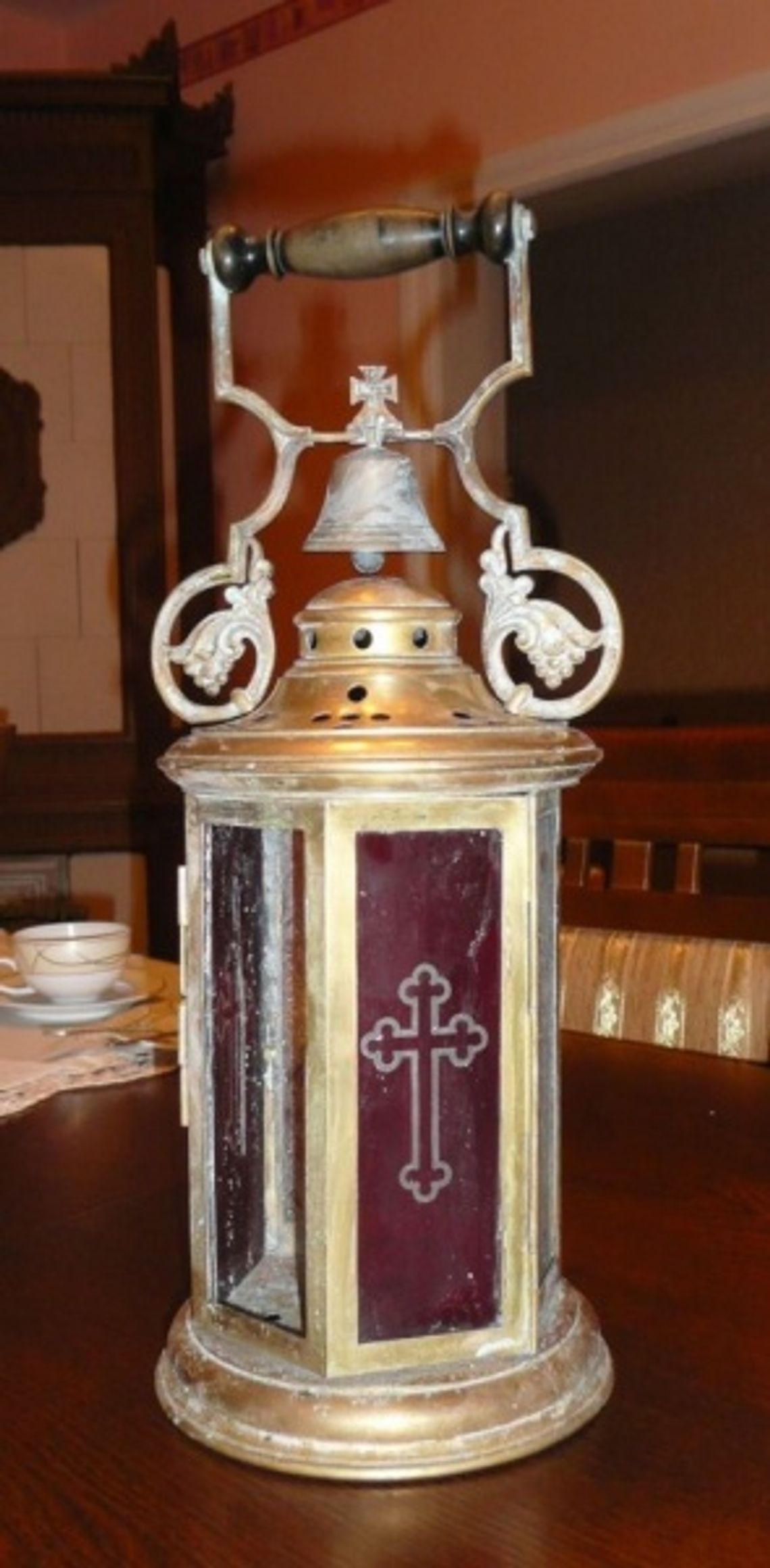 Pierwsze decyzje księdza: powrót do tradycji Pierwsze decyzje księdza: powrót do tradycji