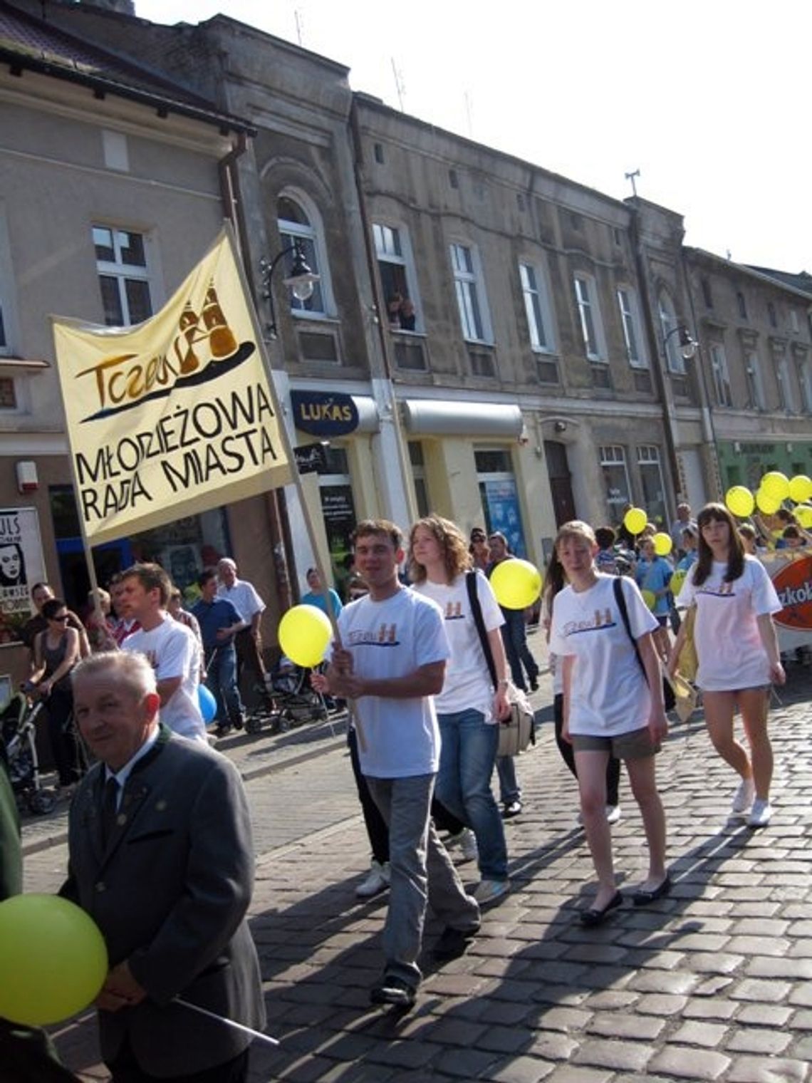 Pierwszy kontakt z demokracją Pierwszy kontakt z demokracją