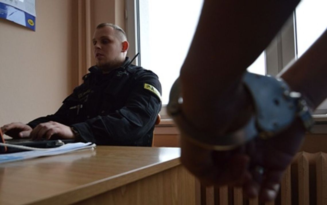 Pijana tczewianka znieważyła policjantów Pijana tczewianka znieważyła policjantów