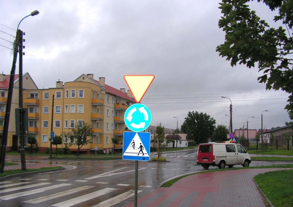 Pijany kierowca na rondzie - są ranni