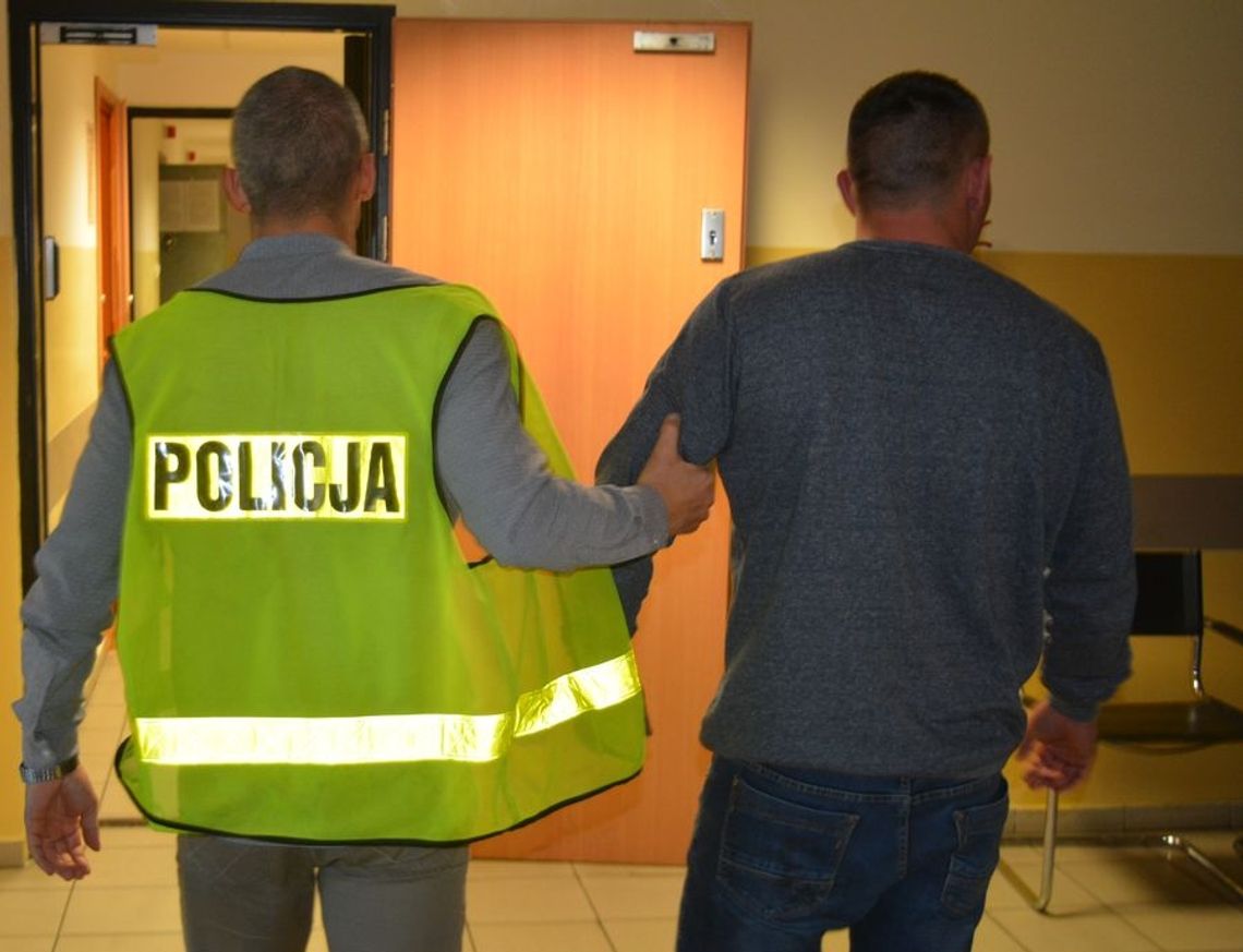 Pijany kierowca wjechał w policyjny radiowóz Pijany kierowca wjechał w policyjny radiowóz