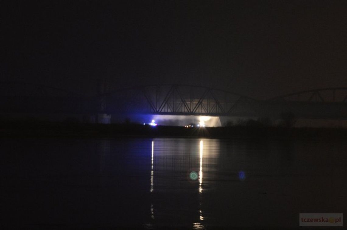 PILNE. Płonie ok. 50 metrów mostu tczewskiego!