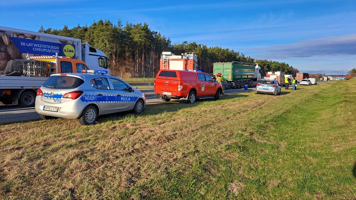 PILNE: Śmiertelny wypadek na autostradzie A1. Na miejscu pracują służby ratunkowe i policja