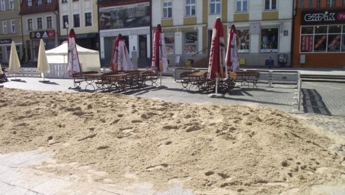 Plaża na Rynku nie dla wszystkich? Kobieta z dzieckiem została wyproszona z publicznej plaży Plaża na Rynku nie dla wszystkich? Kobieta z dzieckiem została wyproszona z publicznej plaży