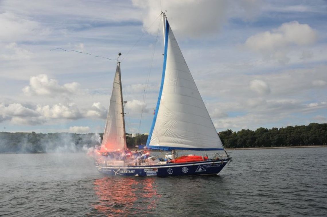 Po 111 dniach żeglugi arktyczny rejs zakończony Po 111 dniach żeglugi arktyczny rejs zakończony