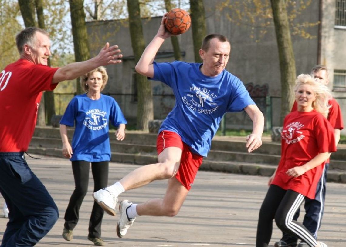 Po 30 latach znowu na boisku Po 30 latach znowu na boisku