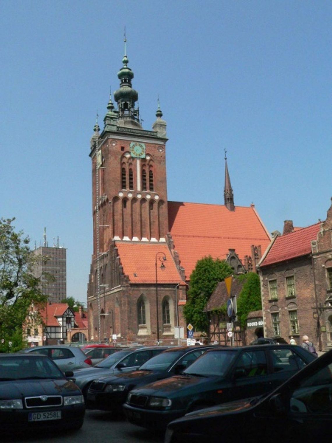 Po pożarze w kościele św. Katarzyny. Nowa kopuła, cztery wieżyczki, konserwacja wyposażenia Po pożarze w kościele św. Katarzyny. Nowa kopuła, cztery wieżyczki, konserwacja wyposażenia