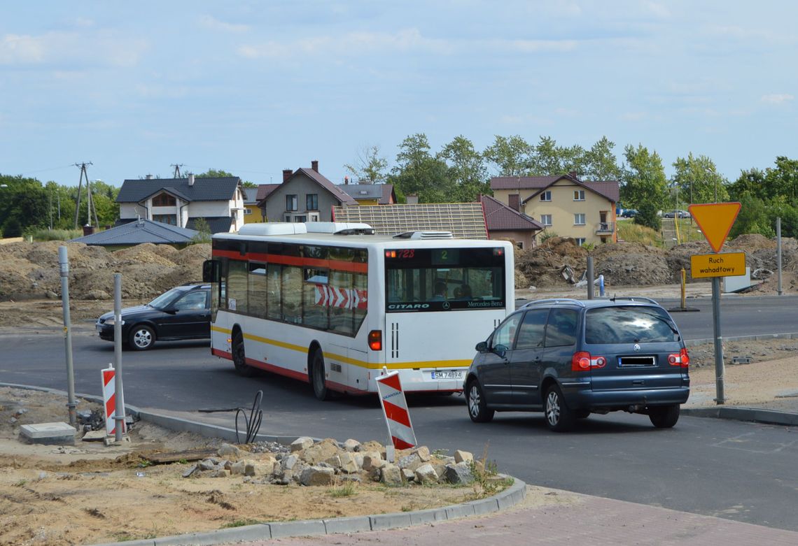 Po remoncie „jedynki”: za wąsko w ul. Norwida i brak lewoskrętu do stacji paliw Po remoncie „jedynki”: za wąsko w ul. Norwida i brak lewoskrętu do stacji paliw