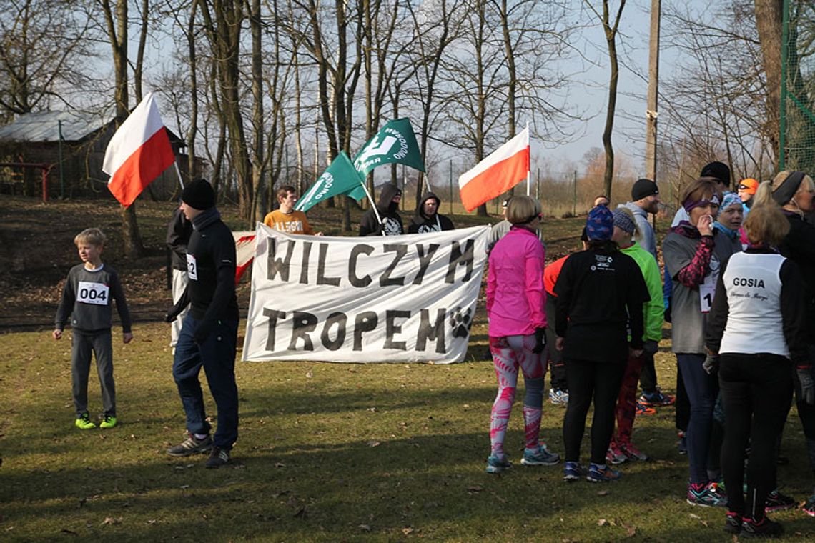 Pobiegli tropem wilczym