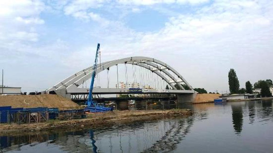 Pociągi pojadą szybciej i wzrośnie bezpieczeństwo Pociągi pojadą szybciej i wzrośnie bezpieczeństwo