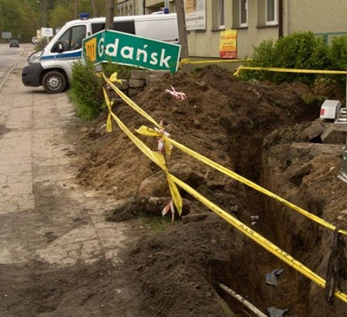 Pociski rakietowe typu katiusza na budowie w Kartuzach Pociski rakietowe typu katiusza na budowie w Kartuzach