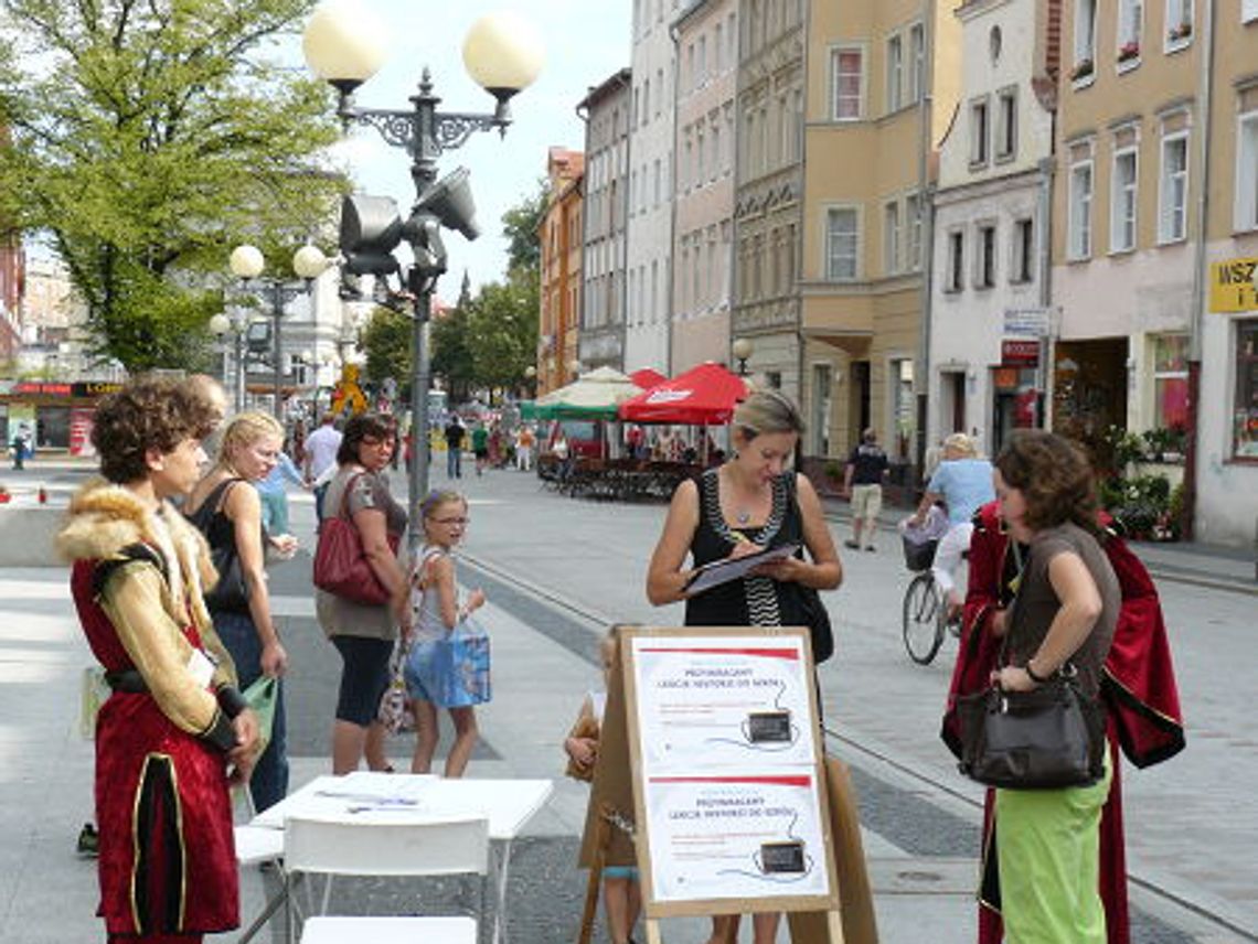 Początek szkoły, koniec edukacji - zbiórka podpisów w całej Polsce