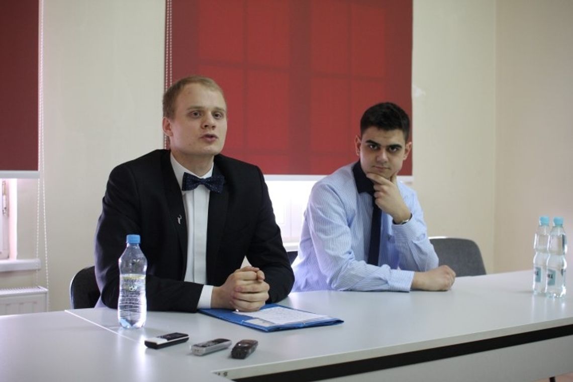 Podążyli za ideowym ojcem Podążyli za ideowym ojcem