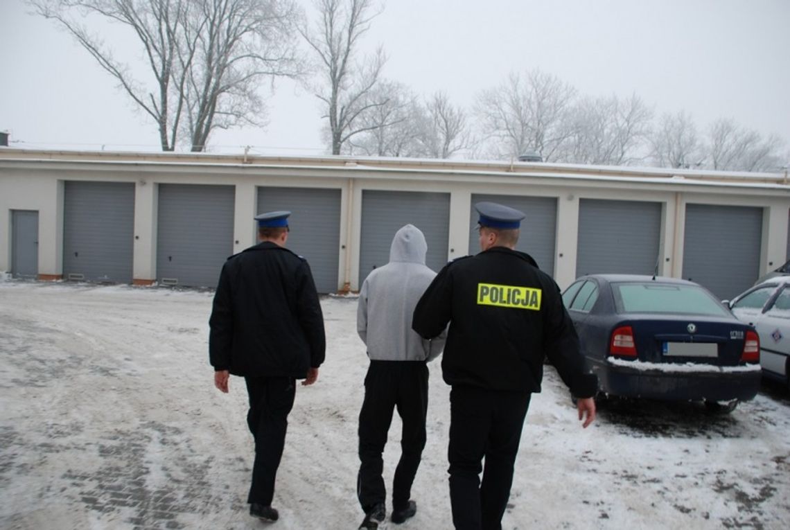 Podczas libacji nożem ugodził kolegę w klatkę piersiową Podczas libacji nożem ugodził kolegę w klatkę piersiową