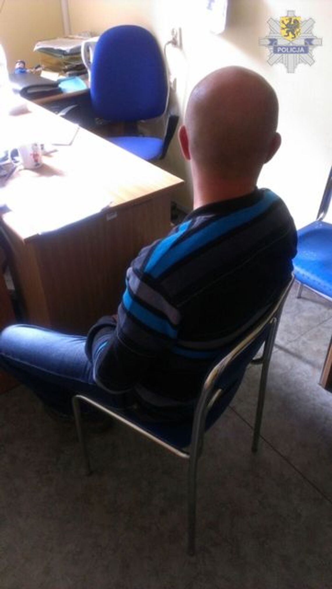 Podpalił szalik drużyny przeciwnej. Odpalili race i petardy hukowe Podpalił szalik drużyny przeciwnej. Odpalili race i petardy hukowe